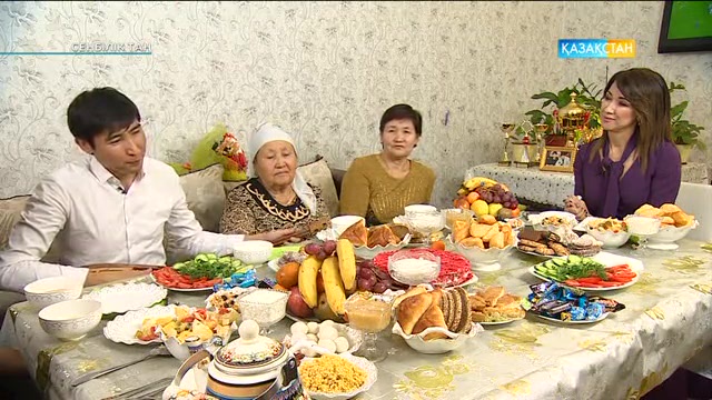 Айтыскер ақын, жыршы, термеші Еркебұлан Әбілханұлы Қайназардың отбасы