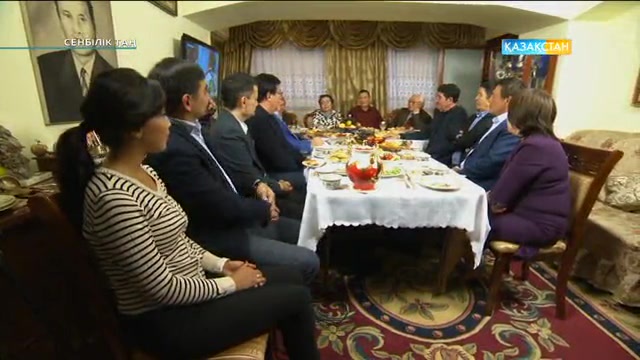 Жазушы, драматург, сыншы, ҚР Еңбек сіңірген қайраткері Сәбит Айтмұханұлы Досановтың отбасымен сұхбат