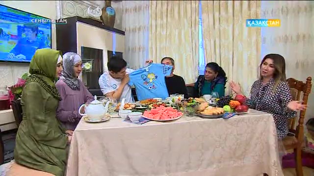 Рио-2016 жылғы бокстан Олимпиада чемпионы Данияр Елеусіновтің отбасымен сұхбат