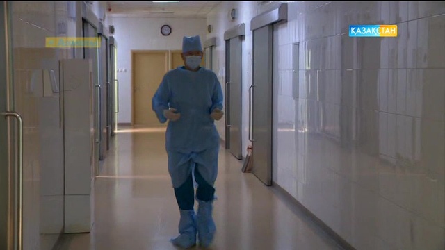 Травматолог Анатолий  Чучуло 45 жылда 30 мыңнан аса операция өткізген