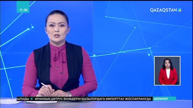 Қарағандыда тәртіп сақшылары жаяу жүргіншілерге алыстан көрінетін жасыл жолақтар таратуда