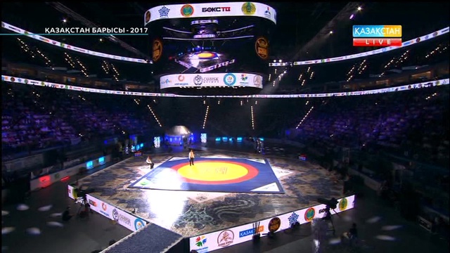 Алматылық палуан Руслан Әбдіразақов пен атыраулық Кенжебек Күзенбаев