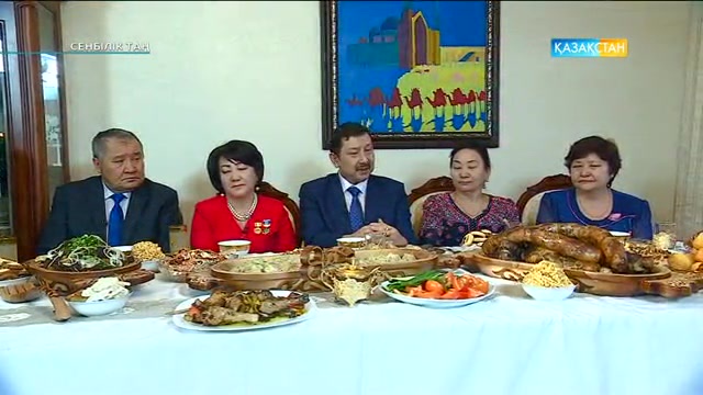 «Сенбілік таң» бағдарламасы қоғам қайраткері, ақын, сазгер, ҚР Президентінің ҚР Парламентіндегі өкілдігінің бас инспекторы Әкім Ысқақтың отбасында.