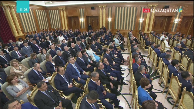 Елбасы: 1 қаңтардан бастап ең төменгі жалақыны 1,5 есе көтеруді тапсырамын