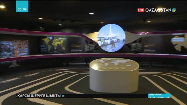 Елбасы Қазақстанның антиядролық бастамаларына арналған көрмені аралап көрді