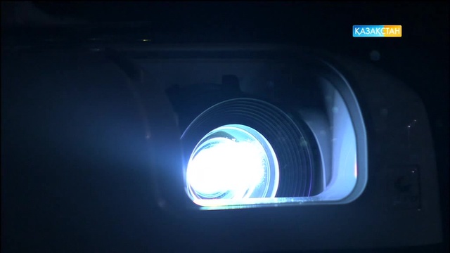 28.04.2017. Парасат майданы - режиссер, актер Болат Ұзақов пен театр сыншысы Назерке Жұмабай (Толық нұсқа)