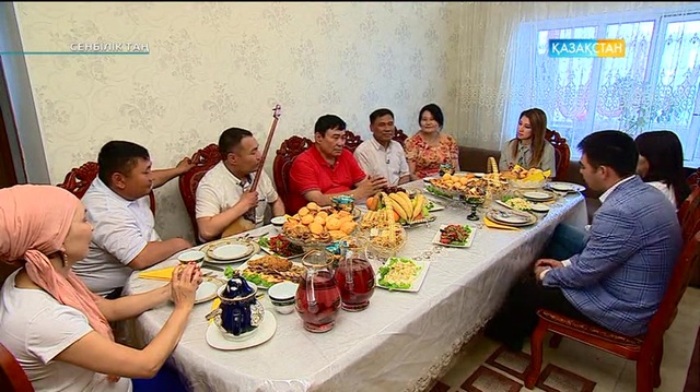 Сенбілік таң - Ақын, жыршы, термеші Серік Ыдырысовтың отбасы (Толық нұсқа)