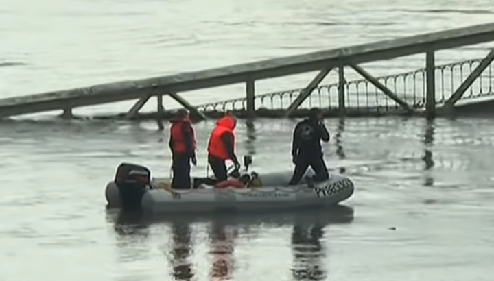 Францияда аспалы көпір құлады, адам шығыны бар