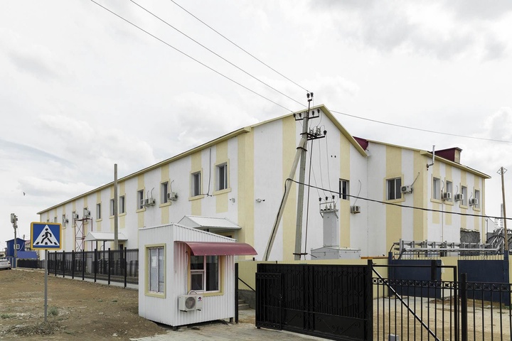 Теңіз кен орнының жұмысшылары ПТР анықтаманы қолдан жасаған