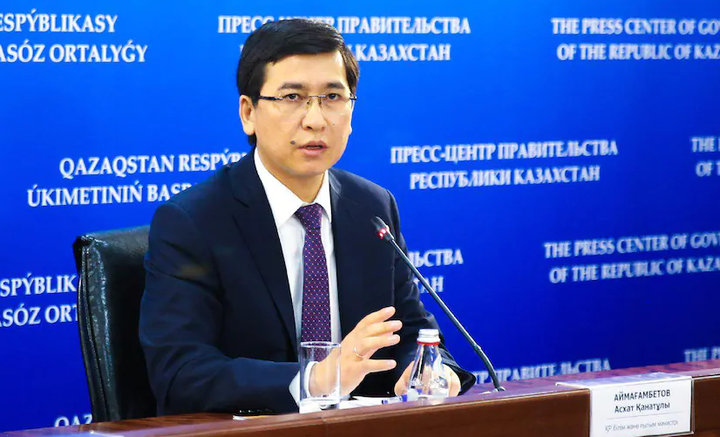 Білім министрі: Мектеп директорлары жалақысын екі есе өсіре алады