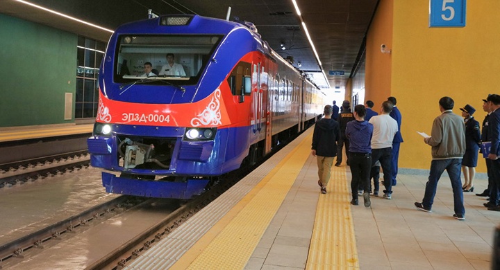 Жолаушыларды шығарып салатын адамдарға вокзалға кіруге рұқсат етіледі