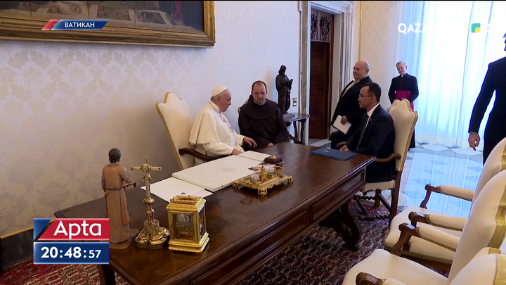Мәулен Әшімбаев Рим папасы Францискпен кездесті