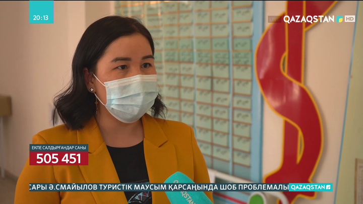 Аймақтағы ақпарат құралдарының өкілдері екпе алып жатыр