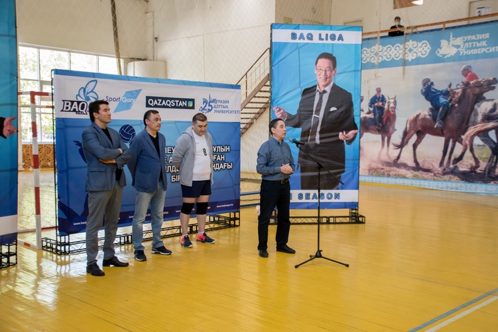 БАҚ өкілдері арасында Нұртілеу Иманғалиұлын еске алуға арналған волейбол турнирі басталды