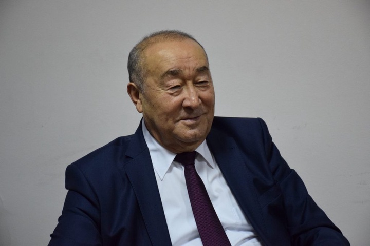 Амалбек Тшанов: Майшам жарығымен жұмыс істеген кездер де болған