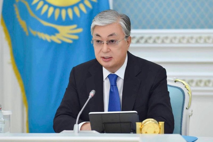 Қасым-Жомарт Тоқаев қазақстандықтарды Конституция күнімен құттықтады