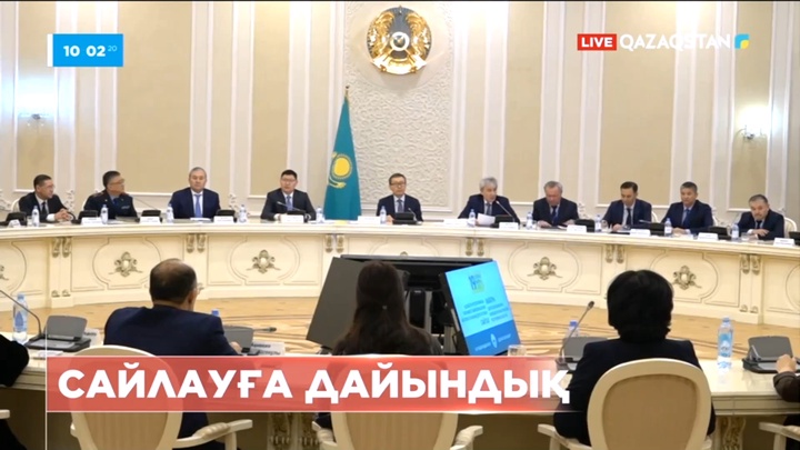 Ақтауда астаналық делегация кандидаттар және байқаушылармен кездесті