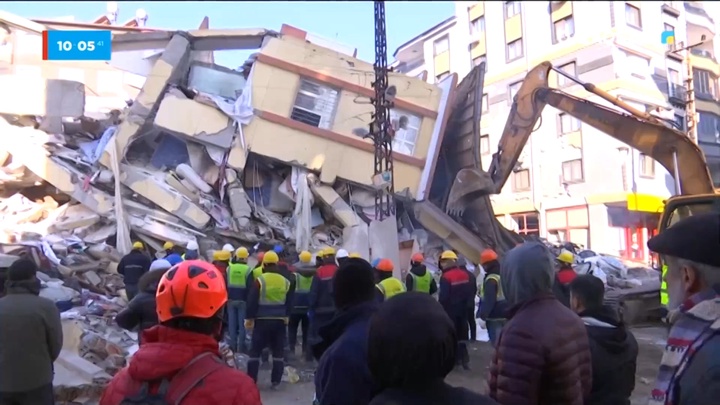 Түркия мен Сирияда зілзала құрбандарының саны 15 мыңнан асты