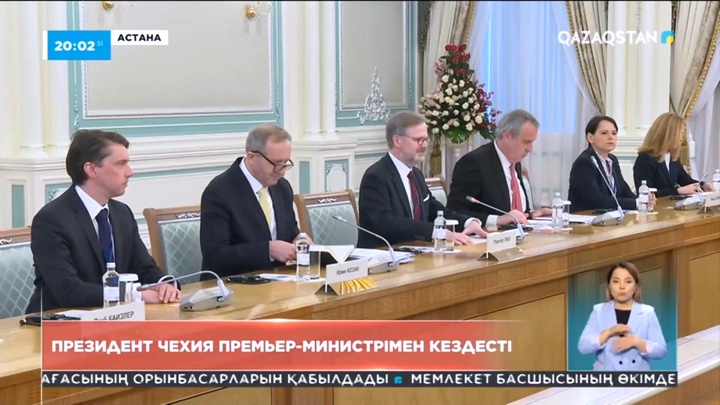 Президент Чехия Премьер-Министрімен кездесті