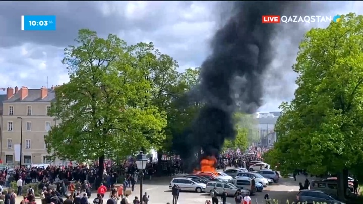 Францияда 108 полицей жараланды