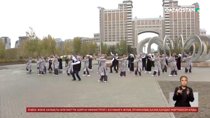 Астаналық ардагерлер флешмоб өткізді