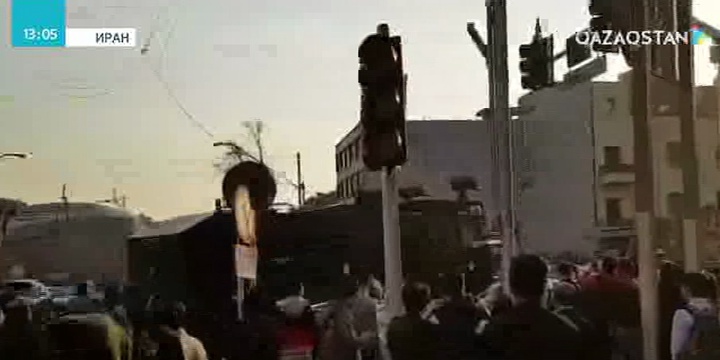 Иранда тәртіпсіздіктер кезінде жүздеген адам тұтқындалды
