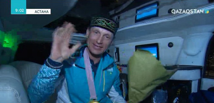 Паралимпиада чемпионы Александр Колядинге 250 мың сыйақы мен пәтер беріледі