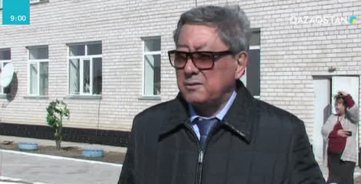 Атырау облысында халық қалаулылары ұстаздармен кездесті