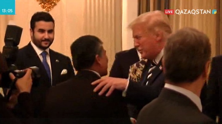 Дональд Трамп Ақ үйде ауызашар берді