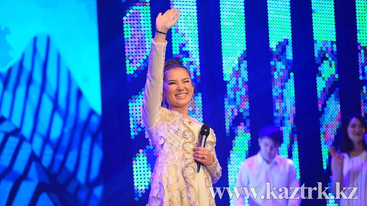 Әнші Мақпал Исабекованың «Сәлем, Қазақстан!» жобасы аясында өткен кешінен фоторепортаж 