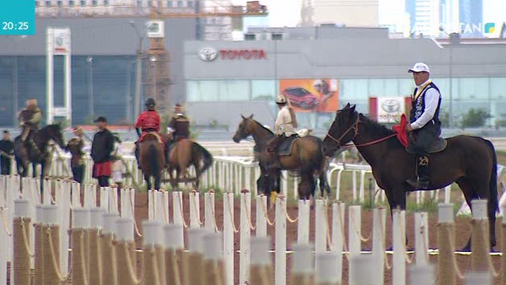 «Қазанат» ипподромында «Алтын жебе» турнирі жалауын желбіретті