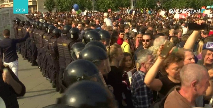 Ресейде шеру кезінде мыңнан астам адам тұтқындалды