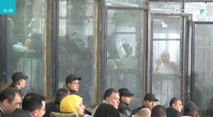 Мысырдың бұрынғы екі президенті сот залында кездесті