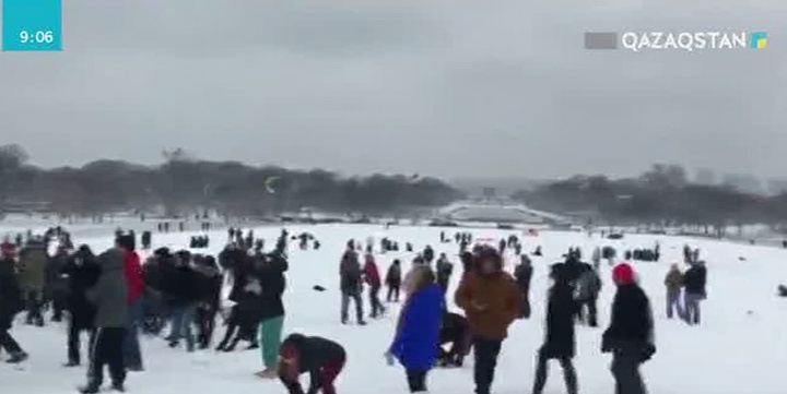 Вашингтонға алғашқы қар түсті