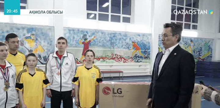 Бақыт Сұлтанов «Қамқор» орталығына барды