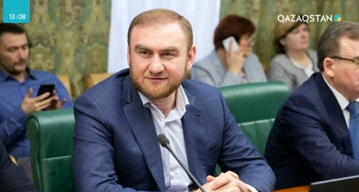Ресей Сенатының депутаты адам өлтірді деген күдікпен пленарлық отырыс кезінде тұтқындалды