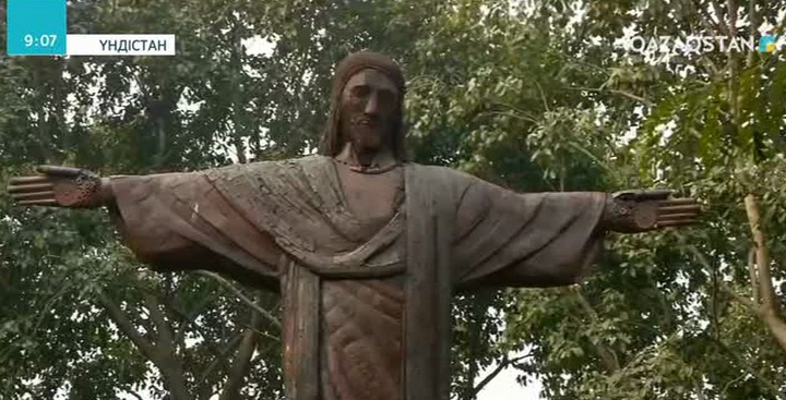 Үндістанда әлемнің жеті кереметінің темір көшірмелері жасалды