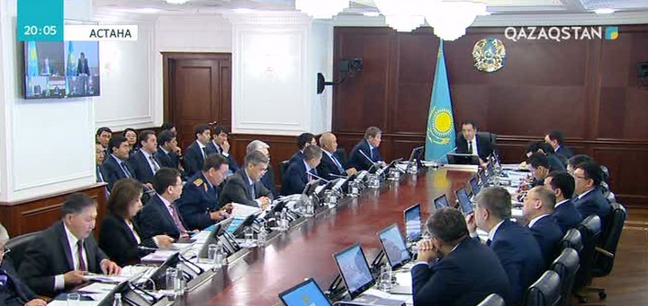 Премьер-министр Бақытжан Сағынтаев әкімдердің есебін сынға алды