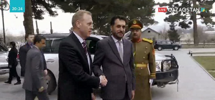 Пентагонның жаңа басшысы Ауғанстан президенті Ашраф Ғанимен кездесті