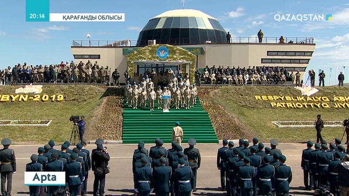 Мемлекет басшысы «Айбын» республикалық әскери-патриоттық жастар жиынына қатысты