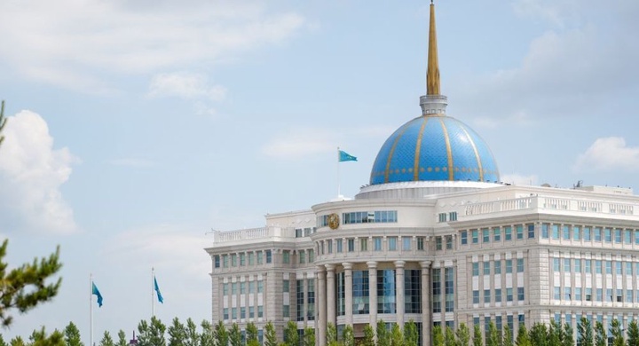 Мемлекет басшысы Қаныш Нұртазинов пен Самат Оспановты марапаттады