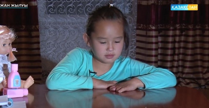 Саусақтары жетілмей туған Гүлдана Файзолланың өмірі