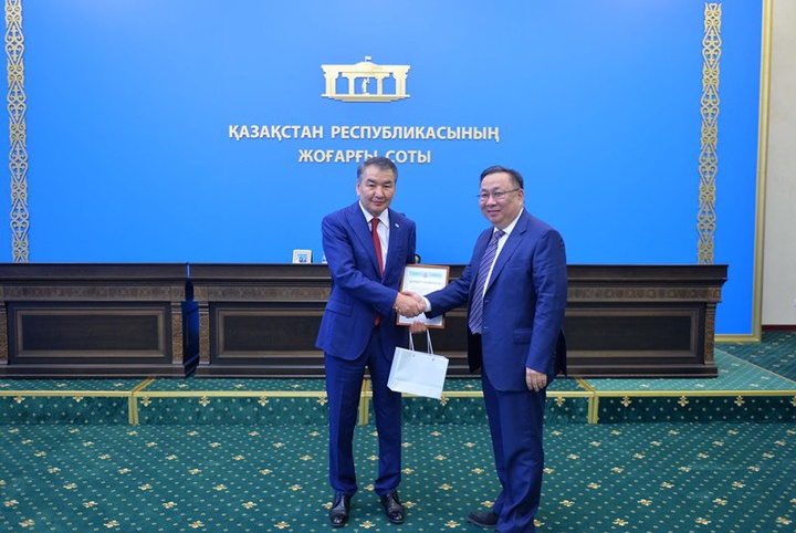 Жоғарғы Сот Төрағасы журналистерді кәсіби мерекелерімен құттықтады