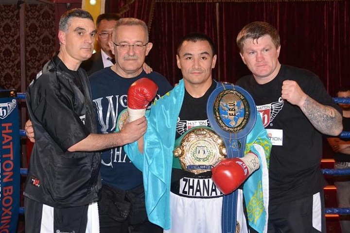 АҚШ-та жеңіске жеткен Жанат Жақиянов елге оралды