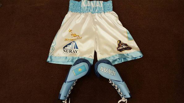 Қанат Ислам Робсон Ассиске қарсы жекпе-жекке шығатын киімінің суретін көрсетті