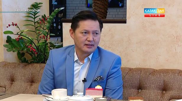 Бейсен Құранбек: Жылдар бойы көрермен жоғалтпай ұстап тұру – қиынның қиыны (ВИДЕО)