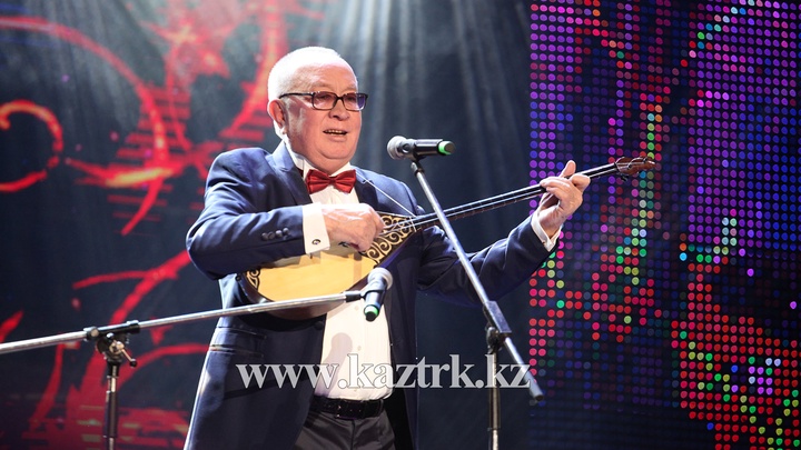 Халық әртісі Алтынбек Қоразбаев «Сәлем, Қазақстан!» сахнасында