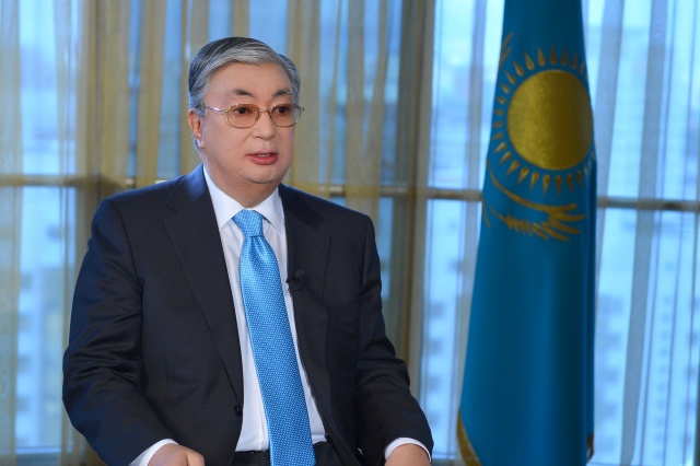 Владимир Путин Қасым-Жомарт Тоқаевты «Құрмет» орденімен марапаттады