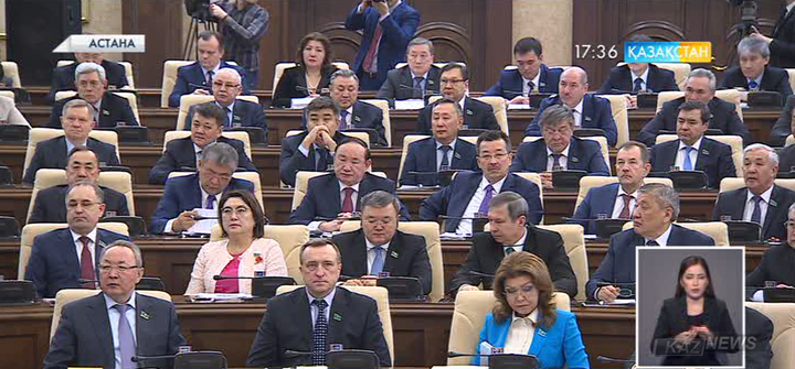 Конституцияға өзгертулер енгізу туралы заң қабылданды