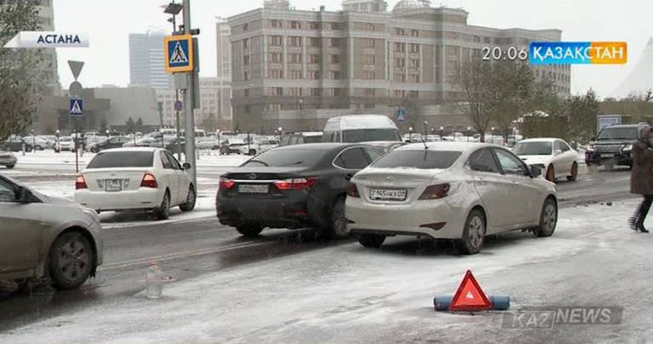 Астанаға жауған алғашқы қарды қолданып, кей пысықайлар қызмет көрсету құнын көтеріп жіберді